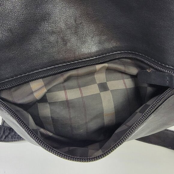 Maxx New York Black Leather Shoulder Bag – Sleek, Soft & Stylish Utility - Picture 7 of 10